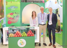 Tifanette’s team members Philippine Salmon, Francois-Xavier Salmon, and Malcom Asser noted interest from Asian buyers in their apples, and from Middle Eastern buyers in their potatoes.