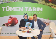 On the right is Kerem Baltu Tümen with his wife, of Tümen Tarim, a Turkish fresh produce exporter. They are currently starting their pomegranate season.