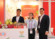 John Dinh Huu and Mai Xuan Thin, CEO of Red Dragon based in Vietnam, welcomed old and new partners to sample their tropical fruit selection.