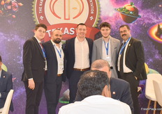 The team of Turkish fruit exporter Tekasya, posing with some visitors.