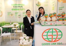 Vietnam’s producer-export Goods Link JSC had Minh Huong and Dan Nhi present their CocoGoli branded fresh coconuts.
