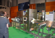 A product demonstration in the Visar Sorting stand.