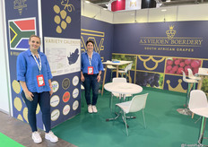 Hanri Nel and Liesl Theron from AS Viljoen & Seuns Boerdery