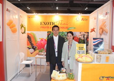 Paridet Kobkulsuwan and Wee Kobkulsuwan from Thai company APH Industrial Group and its branch A Plus Fresh. The company exports exotic fruits to various, and launches trials for new products this year.