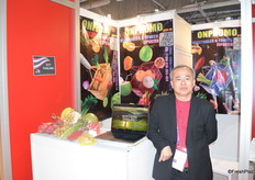 Chenchanok Saengsok, commercial director of Thai company On Promo. He exports fruit, vegetables and flowers to China, India and the Dubai, and says he is interesed in exporting flowers to the Netherlands.